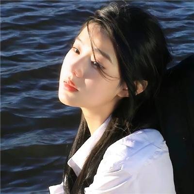 睡沙发的人